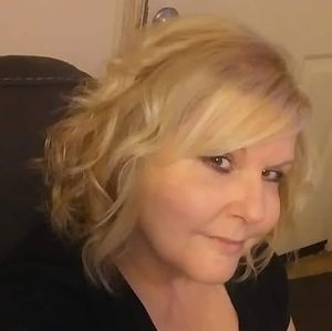 Meet your Posher, Debra